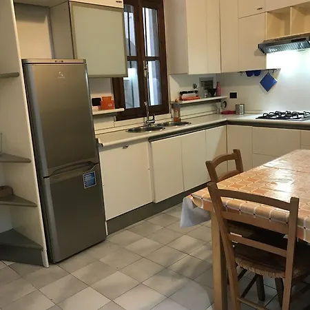 Pilastri 35 Apartment *